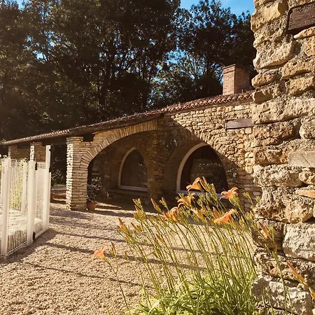 Πανσιόν Echo D'eau Host & Coach 4*